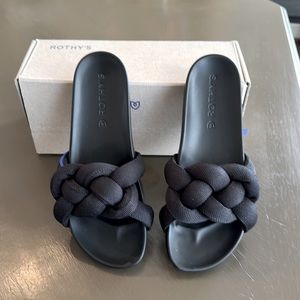 RARE limited edition Rothy’s Black Bubble Slide Size 5.5